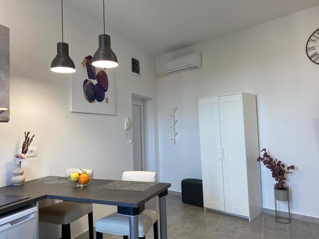 City Vibes Apartment Πούλα Εξωτερικό φωτογραφία